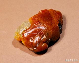 暴脾气的最美国色!让人纠结的和田玉红沁籽料!
