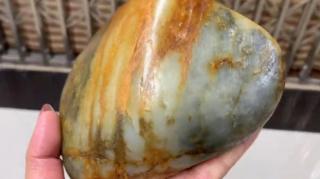 和田玉籽料原石1461克