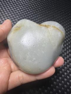 和田玉籽料青花原石,192.7克,黑白分明,是一块做料!