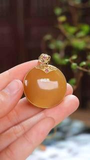 【金镶玉.圆圆满满】和田玉且末糖吊坠
