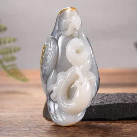 千尺山孤品132克宋永胜作品新疆和田玉青花籽料老鹰捉蛇十拿九稳手把