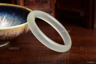 和田玉手镯静物图