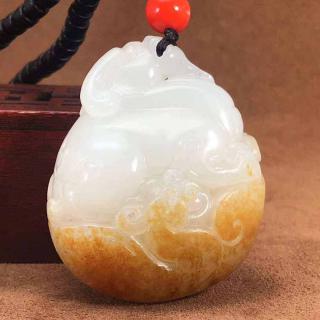 为什么很多人偏爱和田玉貔貅吊坠?