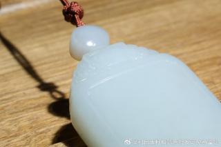 收藏款新疆和田玉籽料,红皮白肉,满皮平安无事牌!黄白种老熟籽,原皮原