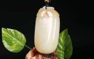 和田玉福在眼前挂件108.51g