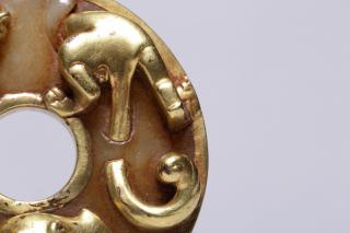 珍藏:和田玉包金熊壁 直径6.6cm 厚1.3cm 重85.5g