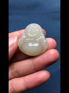 为什么和田玉弥勒佛吊坠越来越受欢迎?