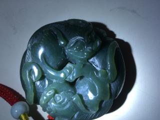 老师帮看下这是青玉还是碧玉?属于什么料的?谢谢!