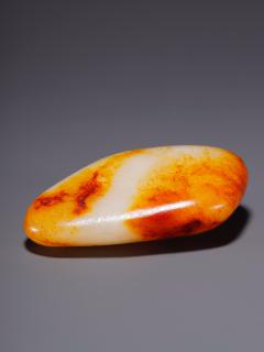 和田玉原石,尺寸:10.6×6.7×3.3厘米,重量328.3克