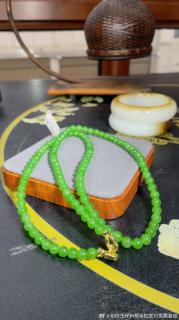 和田玉碧玉苹果绿随拍,春天的颜色,这苹果绿太出片了