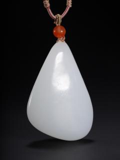和田玉弥勒佛吊坠,尺寸:5.3×3.7×2.0厘米,重量50克