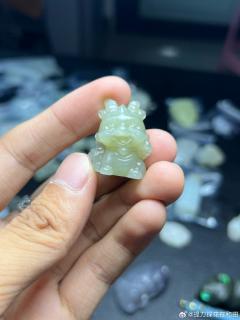 晴水宝宝龙吊坠