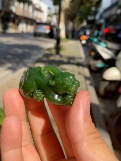 和田玉貔貅吊坠真的能带来好运吗?