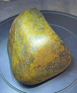 和田玉豹纹皮水冲料,有厚度有镯位,重8斤,1200元不议#和田玉#