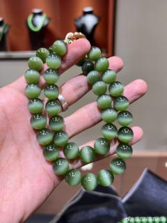 三【和田玉】碧玉金猫项链
