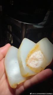新切的一块新疆和田玉籽料原石 独籽,三块牌,有没有定制平安无事牌的