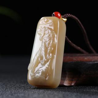 和田玉糖玉白玉生肖虎挂件吊坠