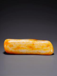 和田玉原石摆件,尺寸:20.3×11.5×6.3厘米,重量2262.5克