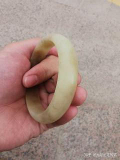 和田玉碧玉,翡翠可以泡水养吗?