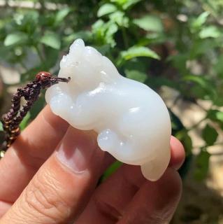 羊脂白玉是什么?揭秘和田玉中的顶级料质